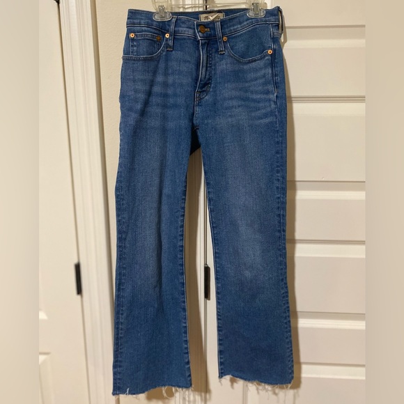 Madewell Pants - Madewell Mid-Rise Kick Out Jeans size 25